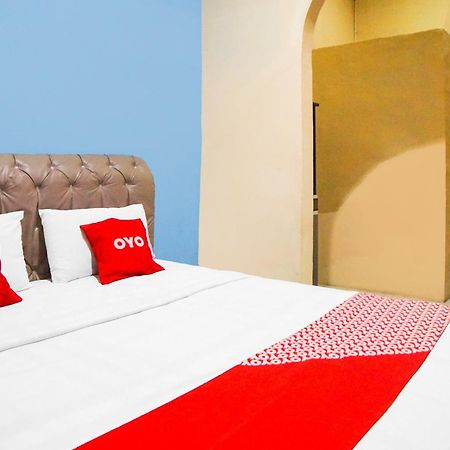 Oyo 92076 Sky Residence Cengkeh 棉兰 外观 照片